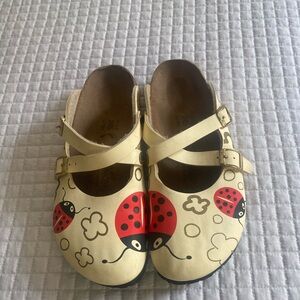 Birki’s Ladybug clogs